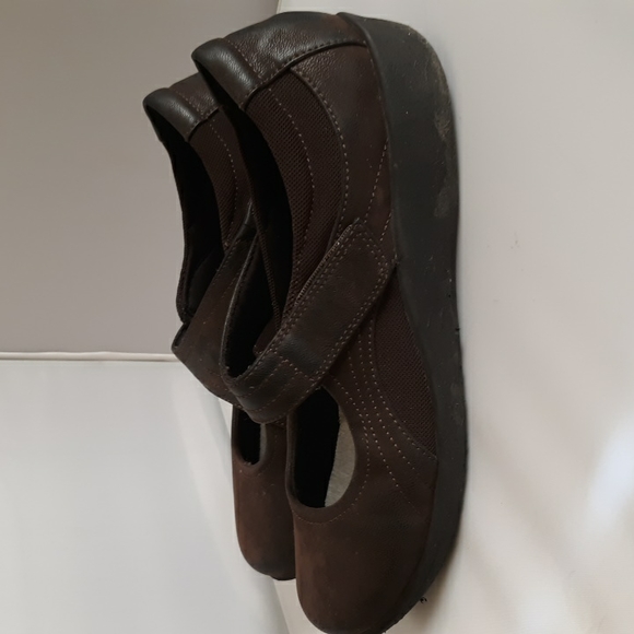 Clarks Cloudsteppers - Picture 2 of 10